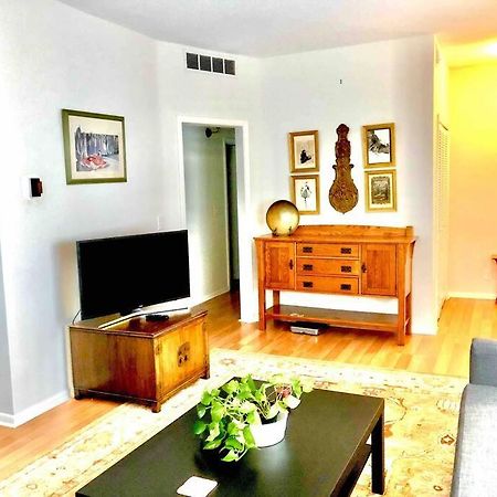 Two Bedroom Gem By Lake Nokomis ミネアポリス エクステリア 写真